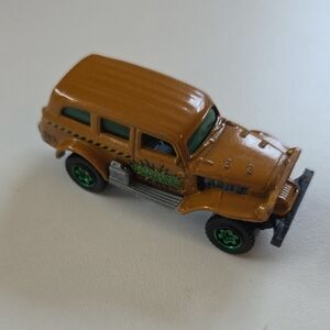Matchbox Jungle Tours Jungle Crawler Customized Dodge CarryAll 1/64 scale